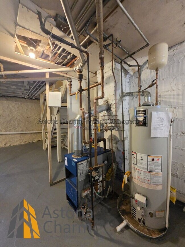Building Photo - 3016 Pelham Ave