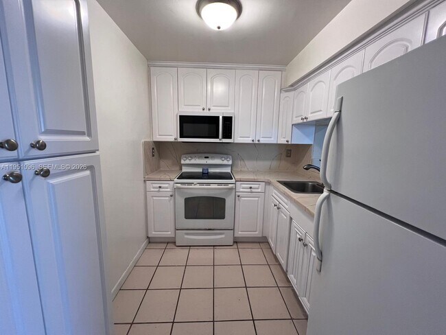 Building Photo - 11800 SW 18th St