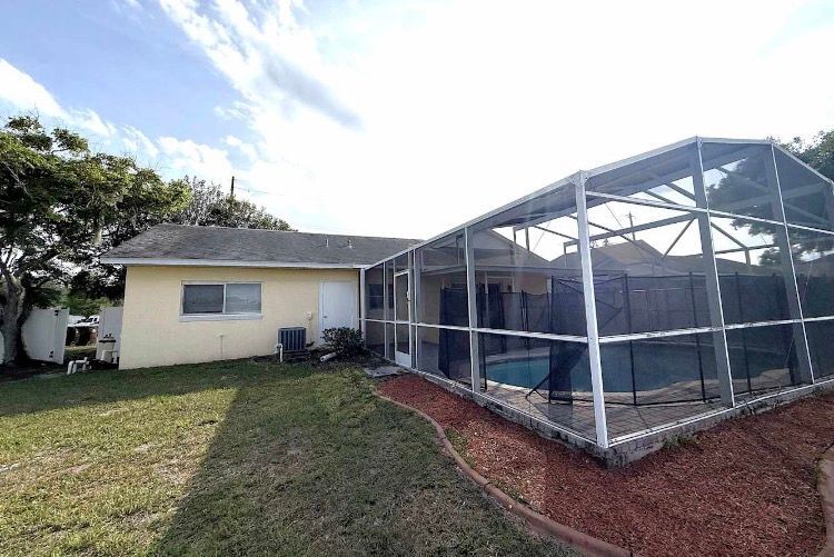 Building Photo - 3253 Little Sound Dr
