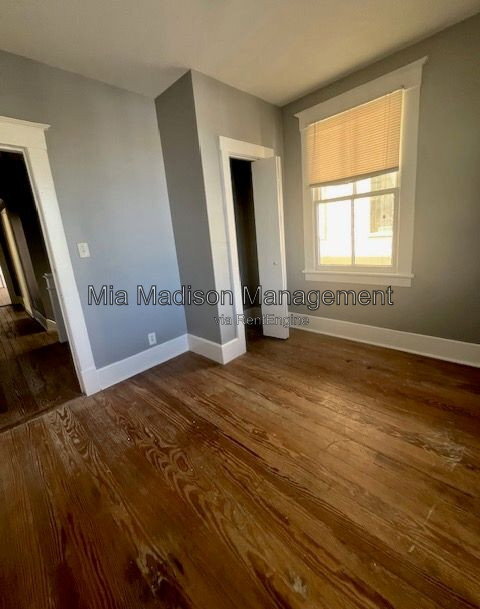 Building Photo - 607 W 44th St