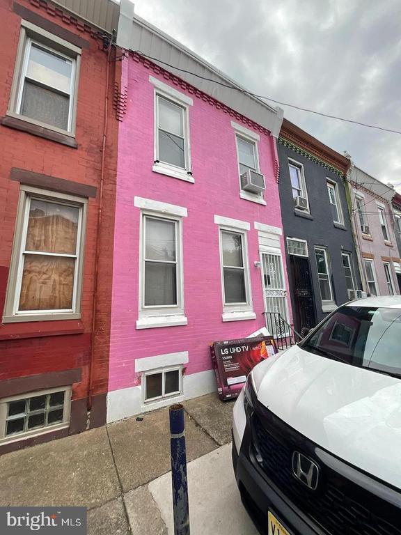 Building Photo - 3055 Potter St