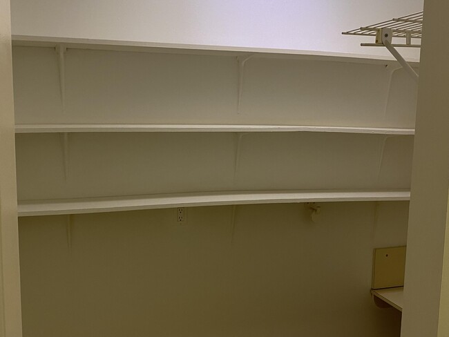 Building Photo - 3626 Whitehall Dr