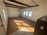 Building Photo - 2 bedroom, 1 bath manufactured home