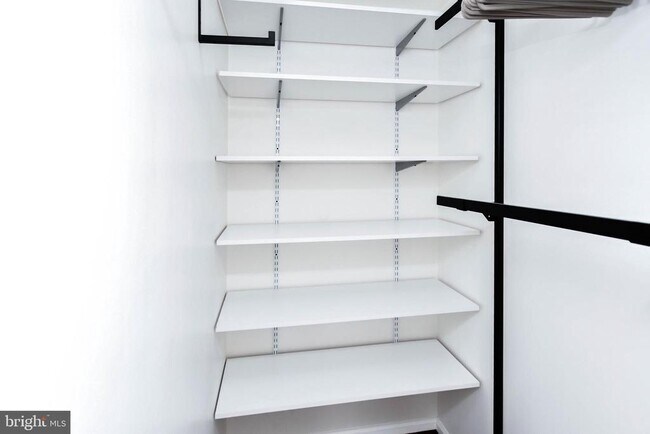 Building Photo - 1386 Bryant St NE