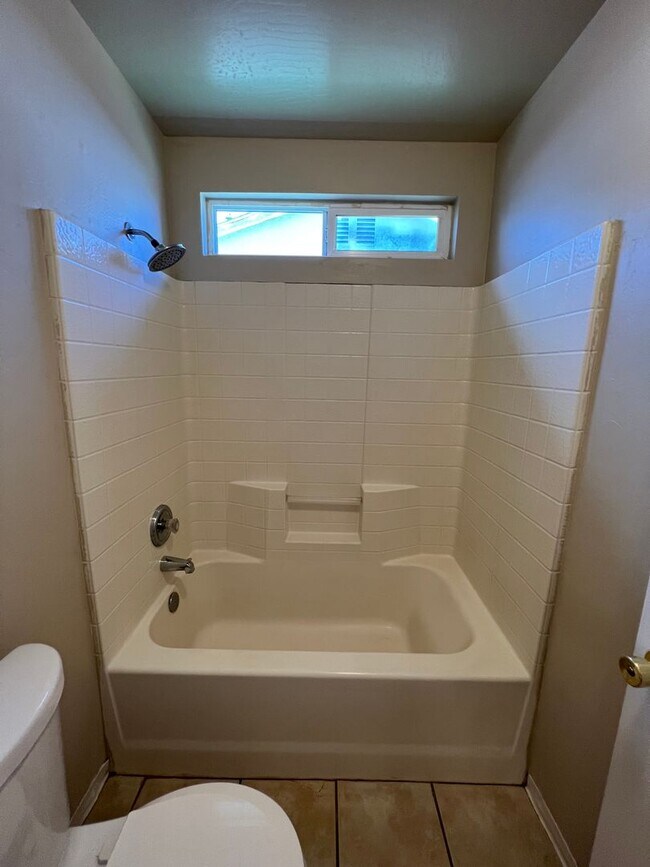 Building Photo - 6204 Straub Ln