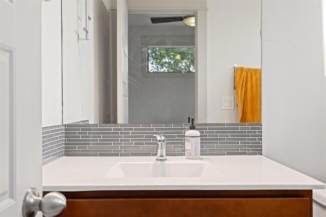 Building Photo - 5007 Delores Ave