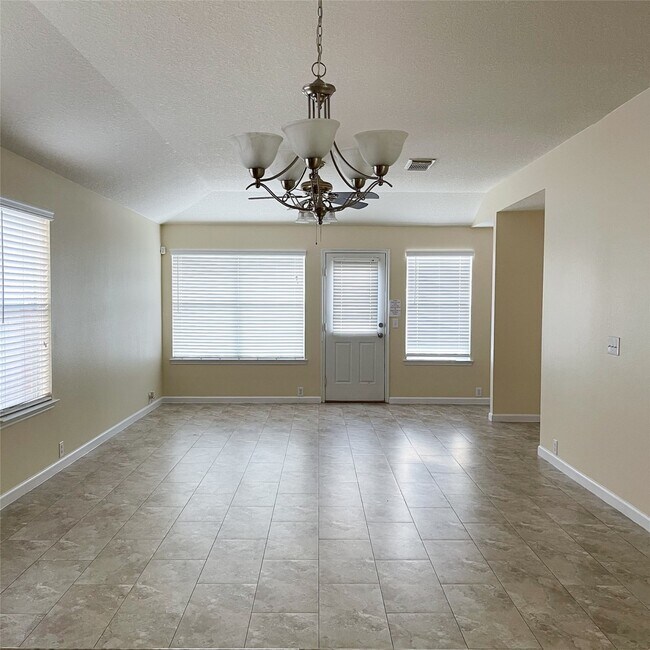 Building Photo - 14927 Sugar Sweet Dr