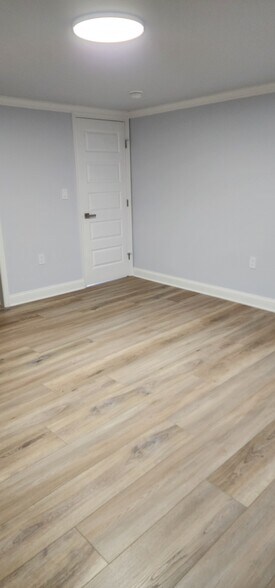 Building Photo - 241 Center Ave