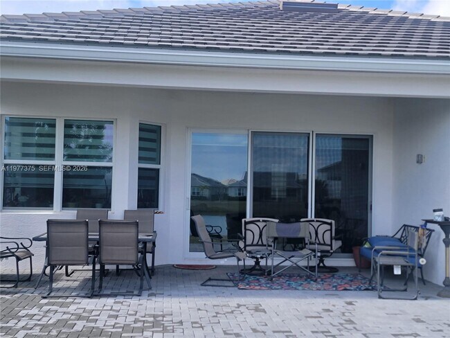 Building Photo - 5426 Pecan Dr