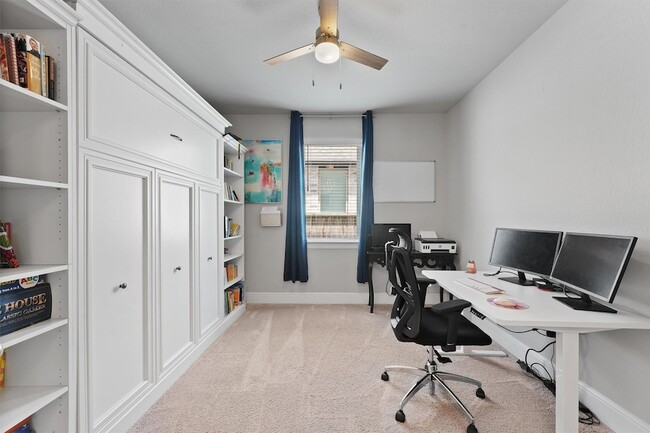 Building Photo - 4050 Shackleton Ct