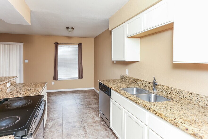 Building Photo - 1804 Primrose Ln