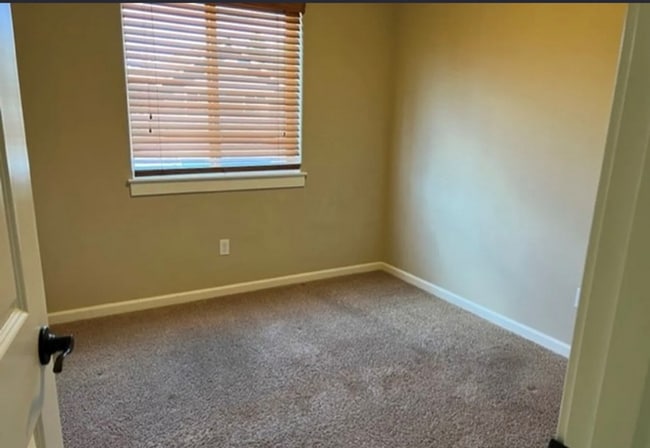 Building Photo - 20256 Badger Rd