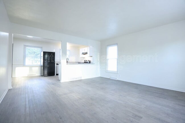 Building Photo - 5115 N 60th St