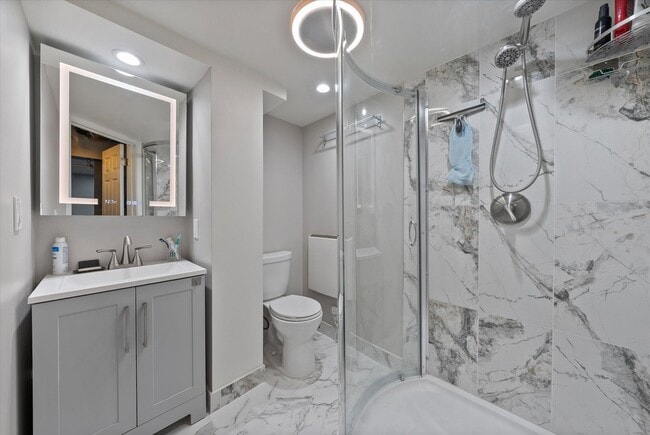 Building Photo - N20W5343 Pierce Ct