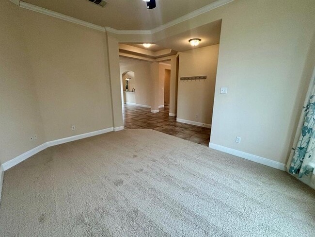 Building Photo - 2501 Speidel Dr