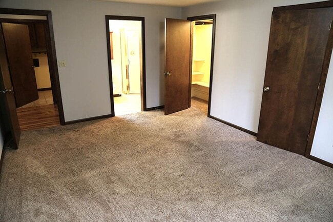 Building Photo - 4 bed 3 bath home, Lease through June 2026