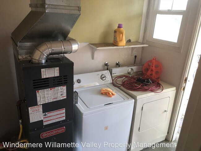 Building Photo - 3 br, 1 bath House - 513 NW 30th Street