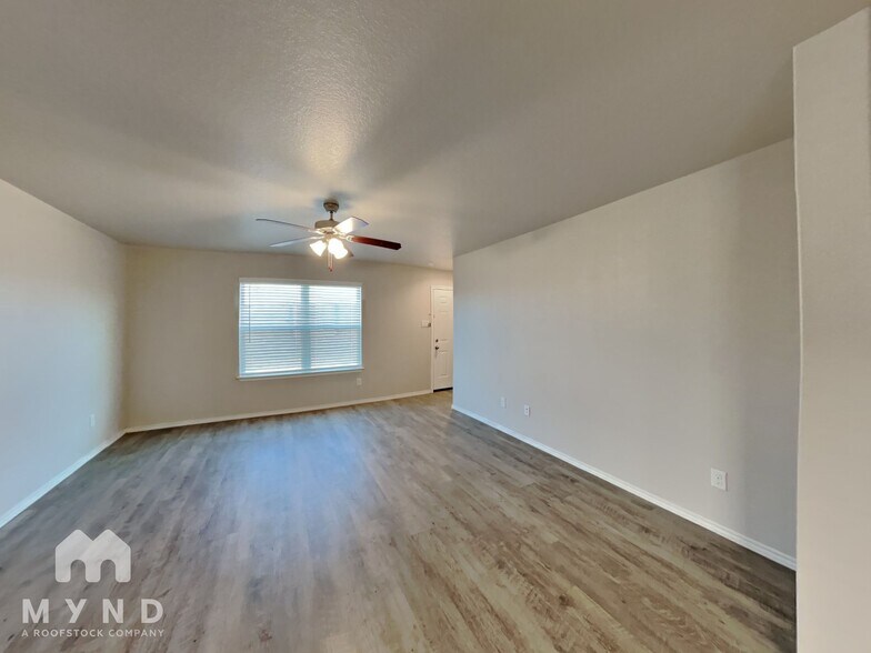 Building Photo - 7415 Twin Pine Ct