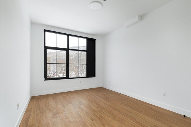 Building Photo - 200 Arno Dr