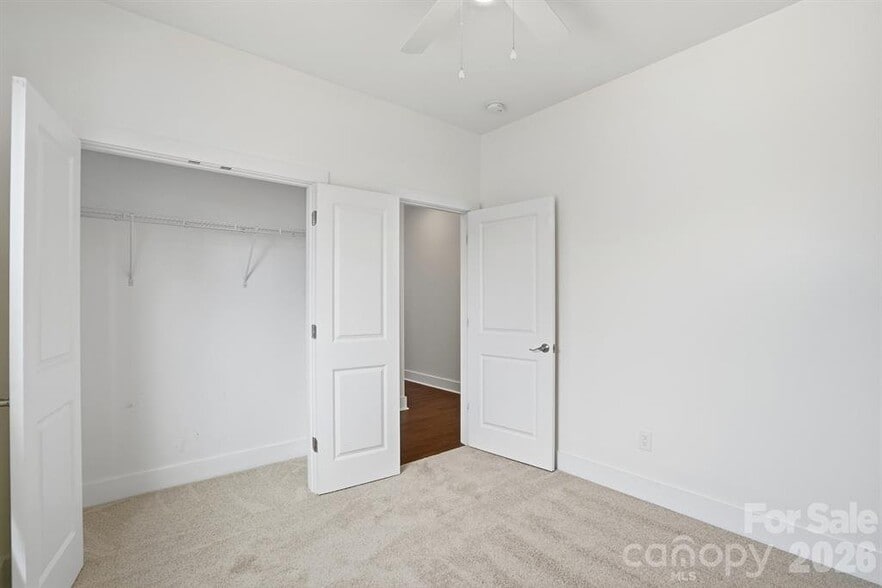 Building Photo - 102 Snyder Ct NE