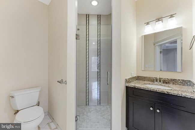 Building Photo - 829 Golden Arrow St