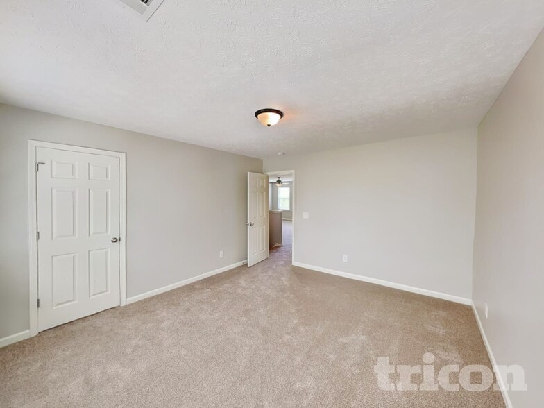 Building Photo - 6429 Sunnywood Dr