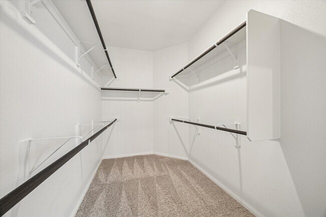 Building Photo - 10008 Deussen Ln