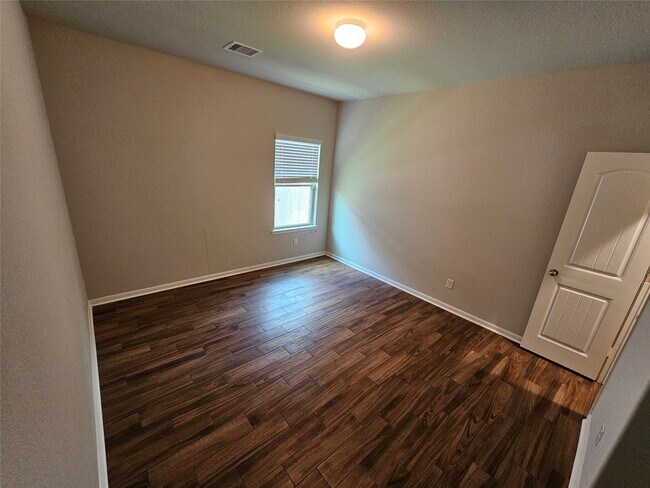 Building Photo - 1608 Groce Ln