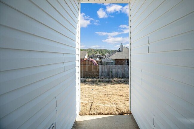 Building Photo - Celebrate Spring in Style:  Brand New Construction Home for Lease!