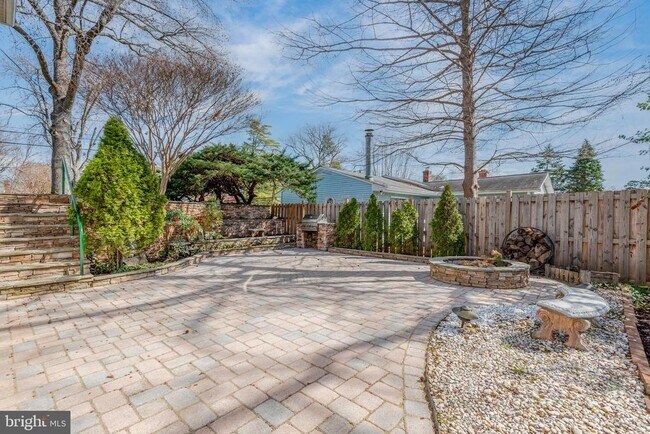 Building Photo - 871 Highland Ave