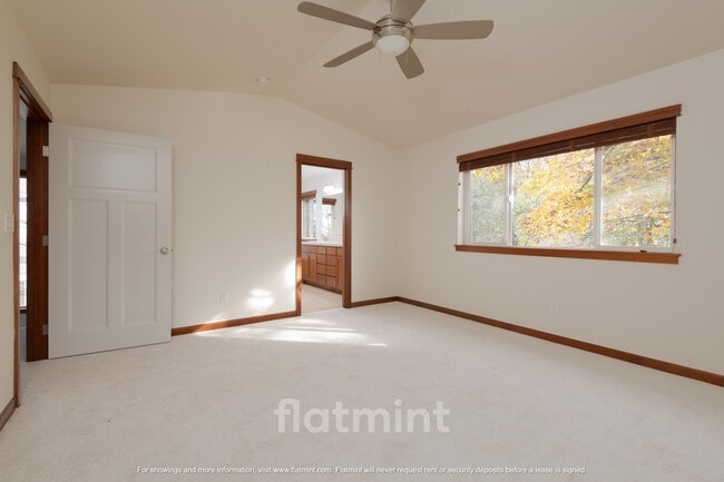 Building Photo - 4418 137th Pl SE