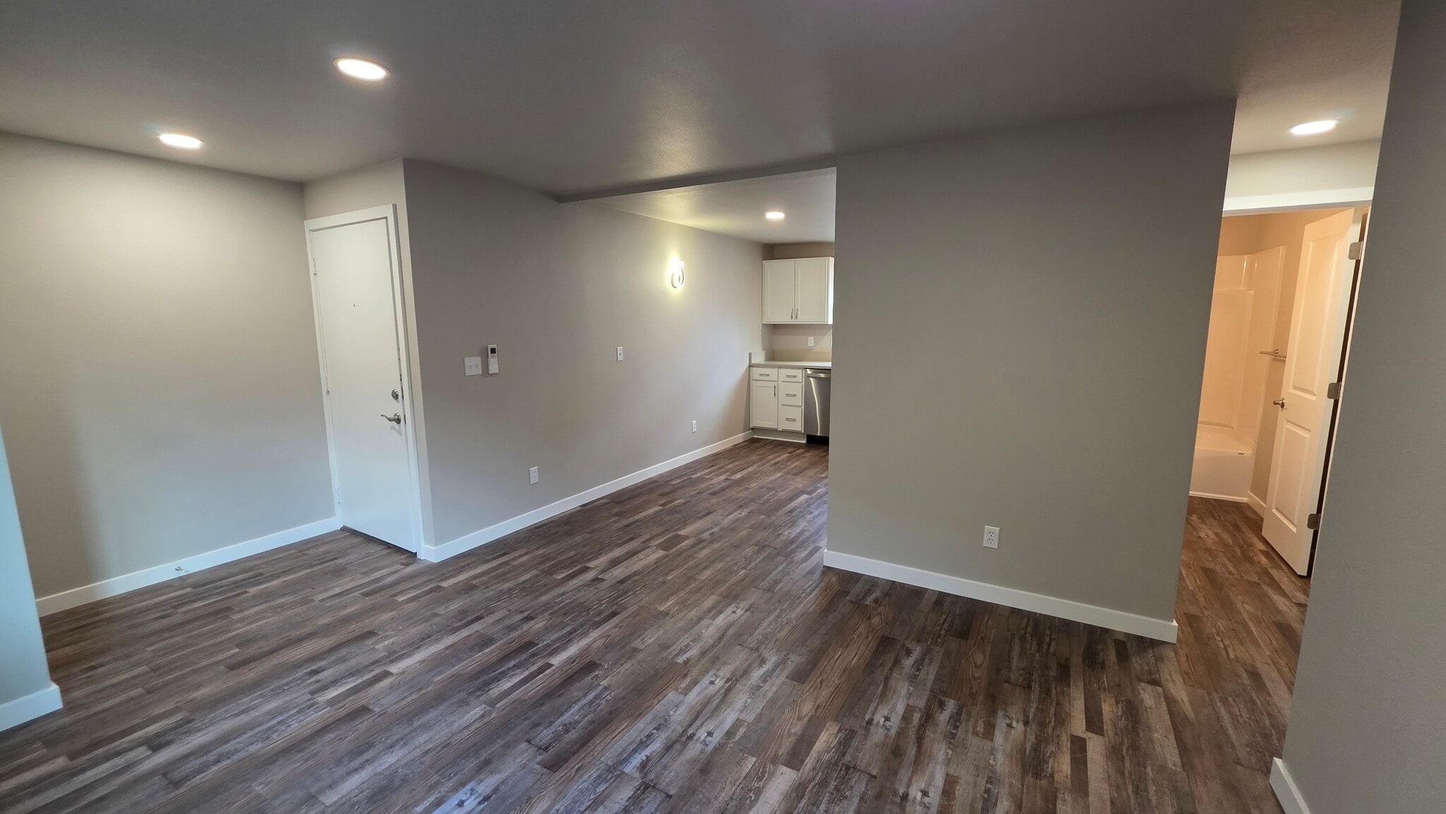 Building Photo - 1126 Sleater Kinney Rd SE