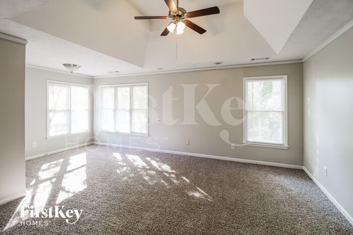 Building Photo - 35 Fair Ridge Ct