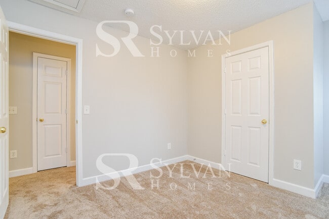 Building Photo - Carve Out a Great Life Here!