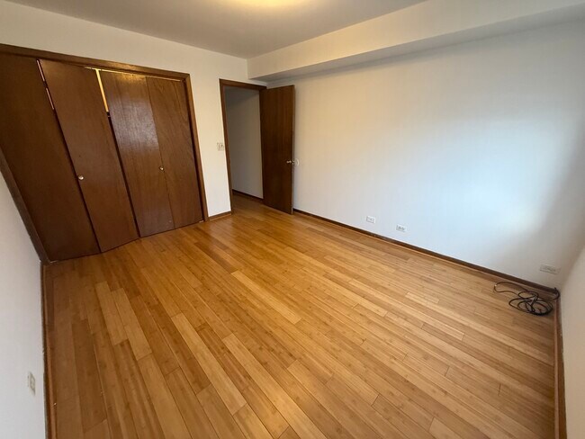 Building Photo - 7412 N Western Ave