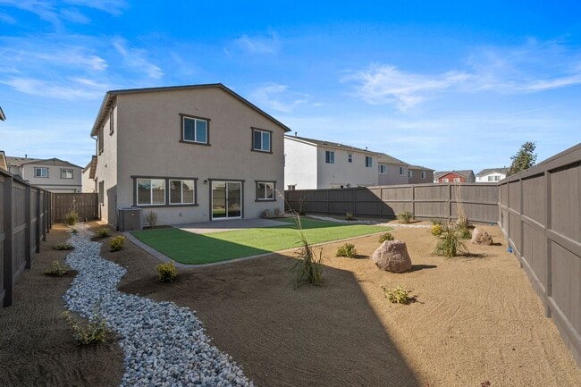Building Photo - The Aspen - Luxurious 3 Bedroom 2.5 Bath T...