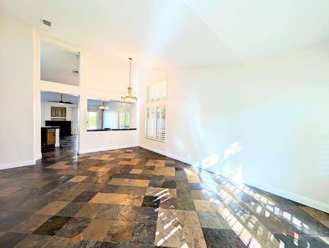Building Photo - BEAUTIFUL SINGLE FAMILY HOME IN FOLSOM!