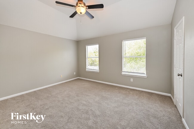 Building Photo - 6610 Albion Cresent Dr