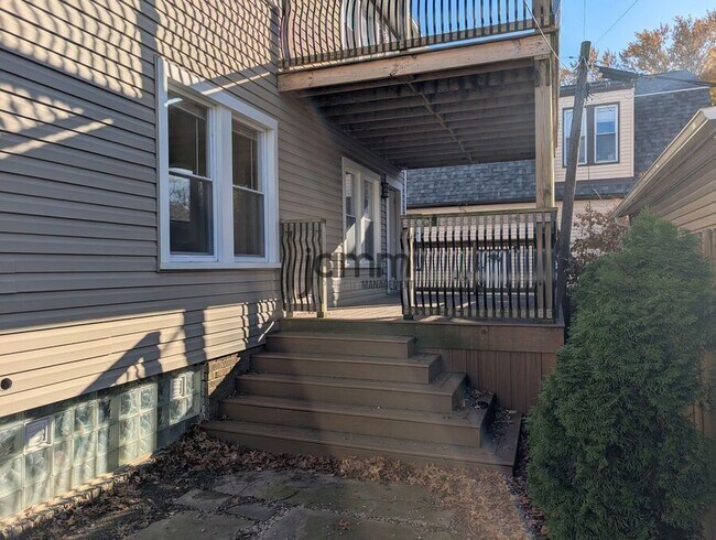 Building Photo - 1560 Coutant Ave