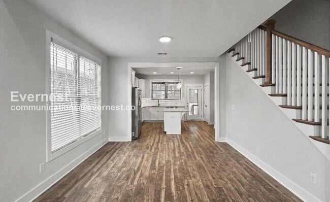 Building Photo - 736 29th Ave N