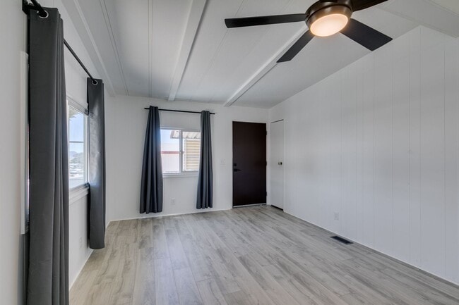 Building Photo - Beautifully Remodeled Boulder City Home with Spacious Backyard Retreat