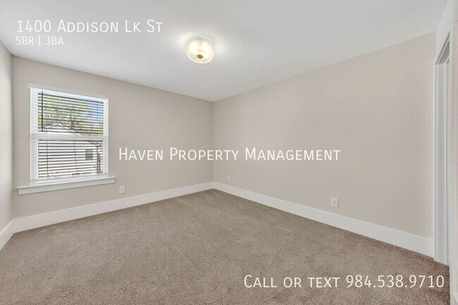 Building Photo - 1400 Addison Lk St