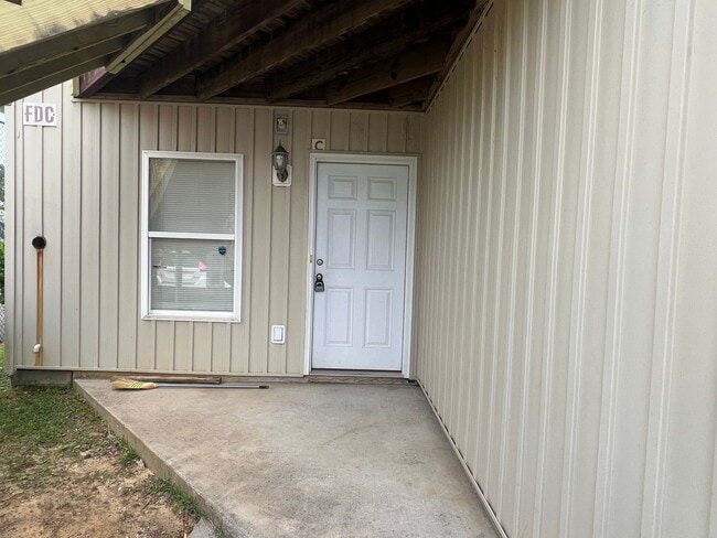 Building Photo - 1-Bedroom, 1-Bath Condo