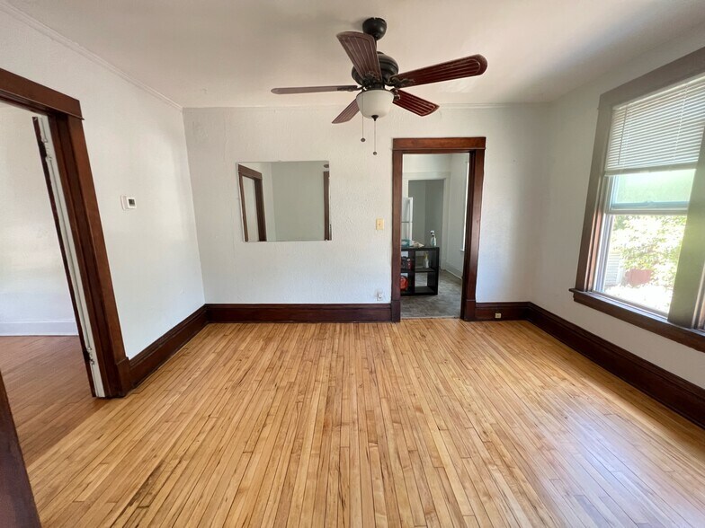Primary Photo - 1815 E 35th St