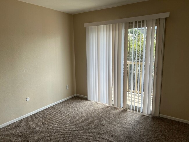 Building Photo - 3 Bedroom Home Near UCSD, UTC Mall, and Beaches!