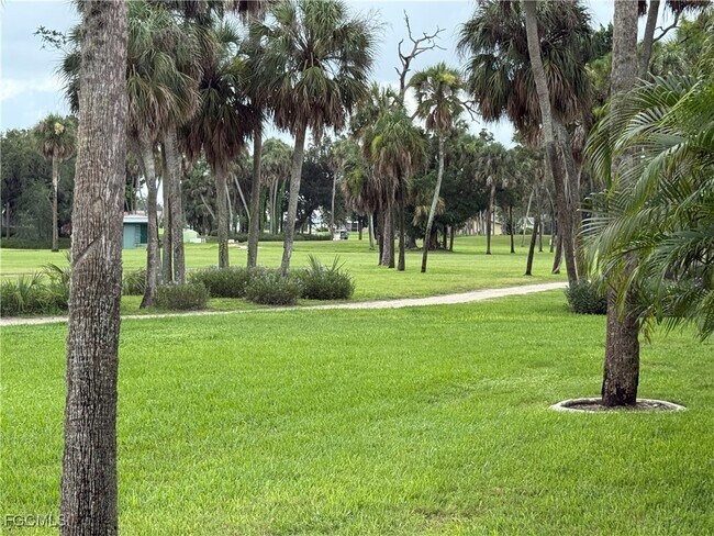 Building Photo - 1699 Golf Club Dr