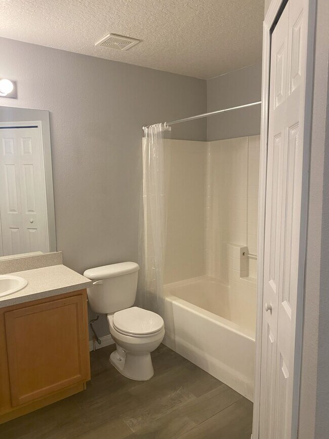 Building Photo - Beautiful Home Located In Tavares