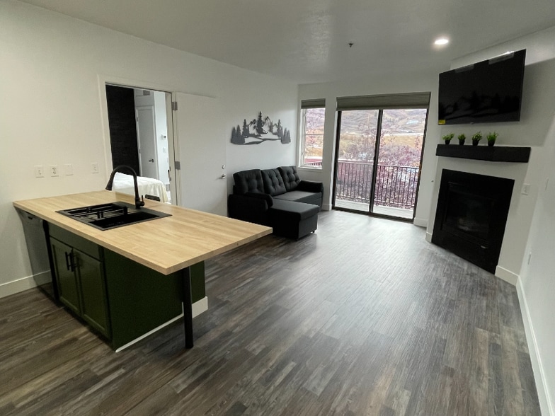 Building Photo - 1364 Still Water Dr