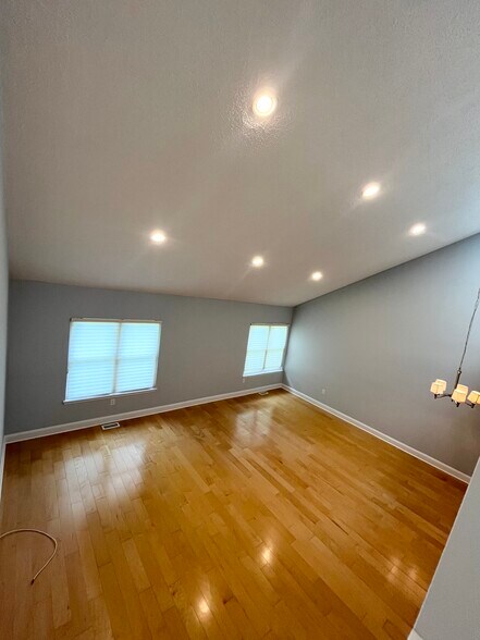 Building Photo - 356 Sunshine Ct
