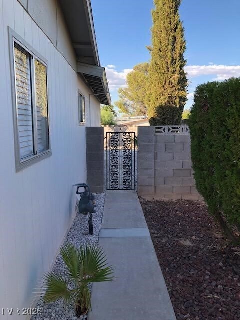 Building Photo - 6382 Creston Ave